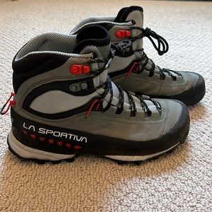 La Sportiva TXS GTX Backpacking Boot - Women's Sz 7.5